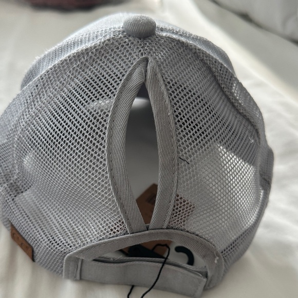 C.C Gray Dog Mom Hat Messy - Picture 4 of 4